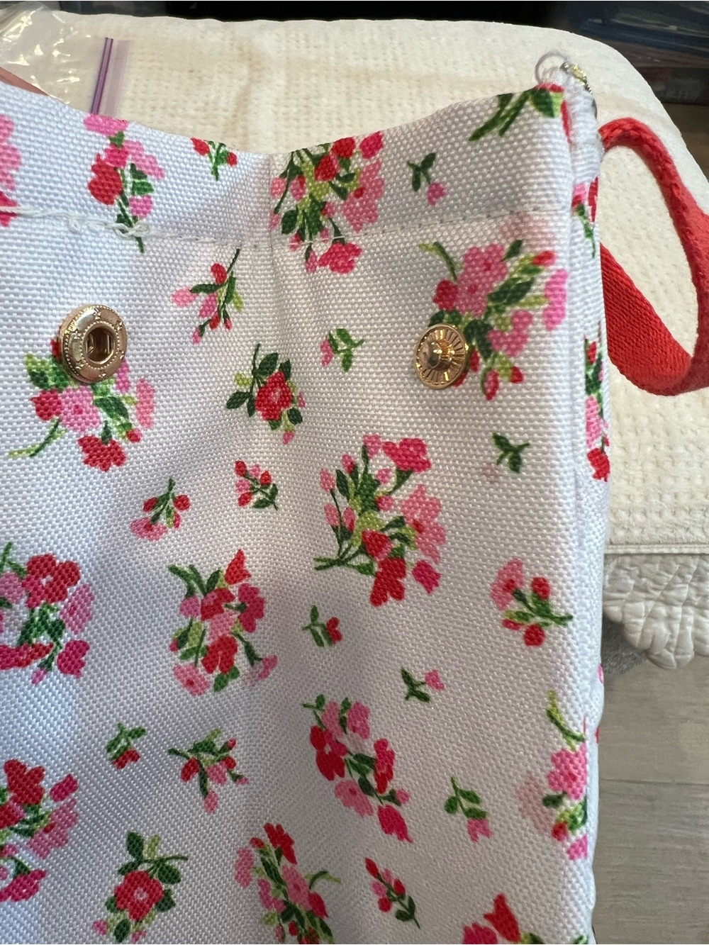 kate spade insulated lunch tote White Floral Tote with Pink and Red Accents - Picture 10 of 10
